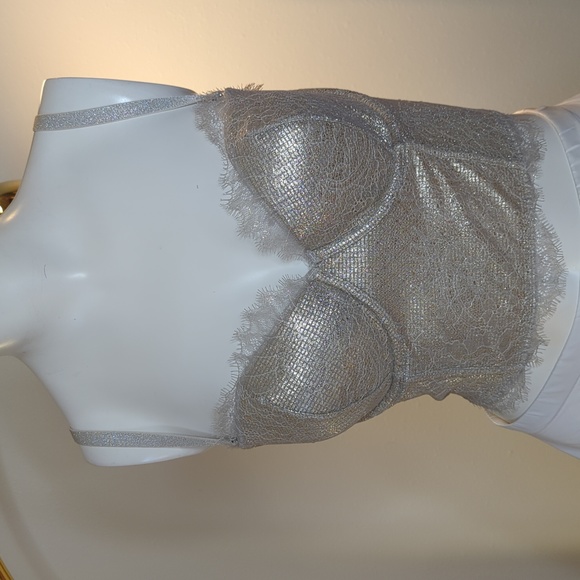 Metallic Lace Bra - Picture 2 of 10
